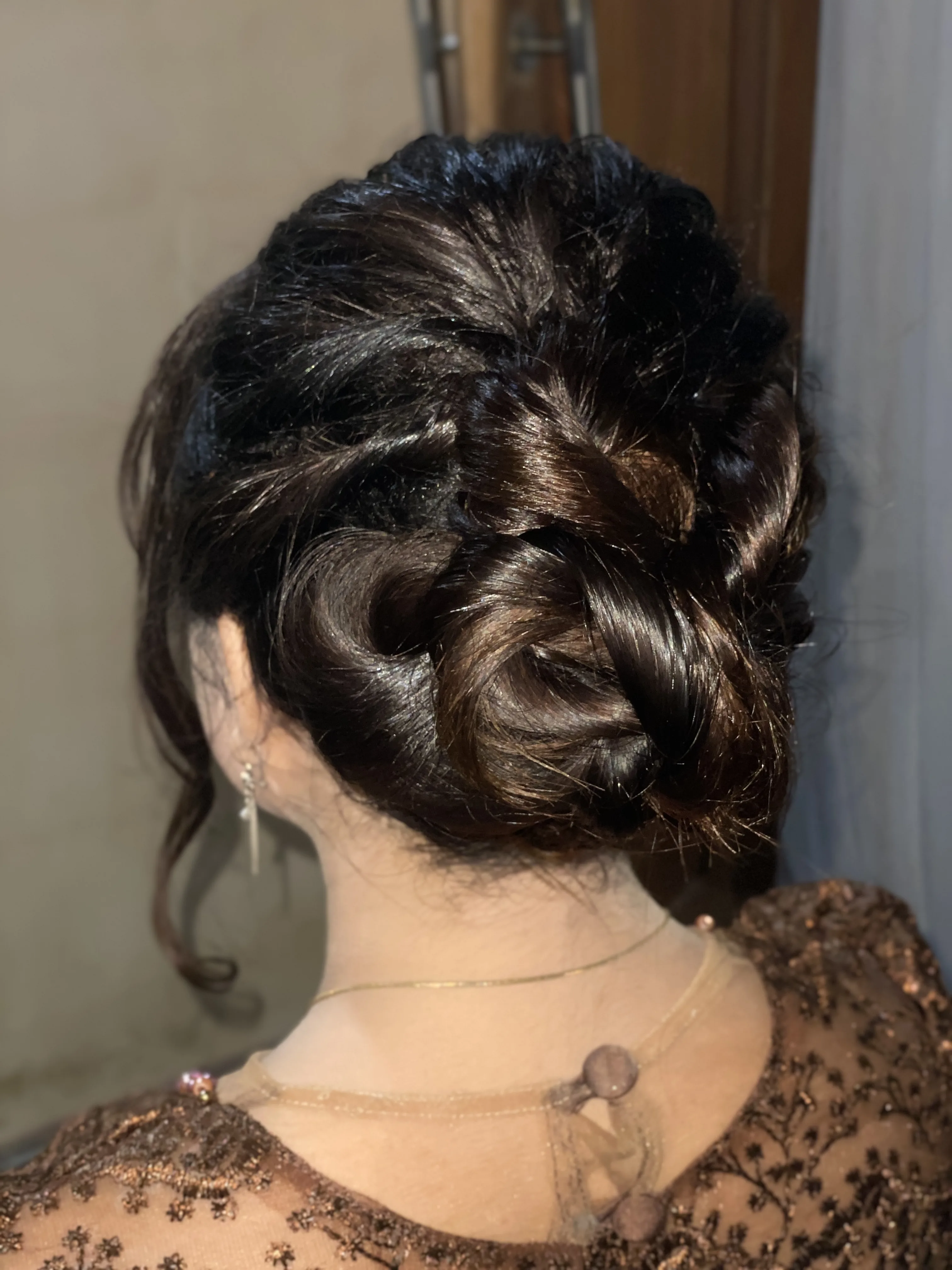 Hairdo — textured half-up style