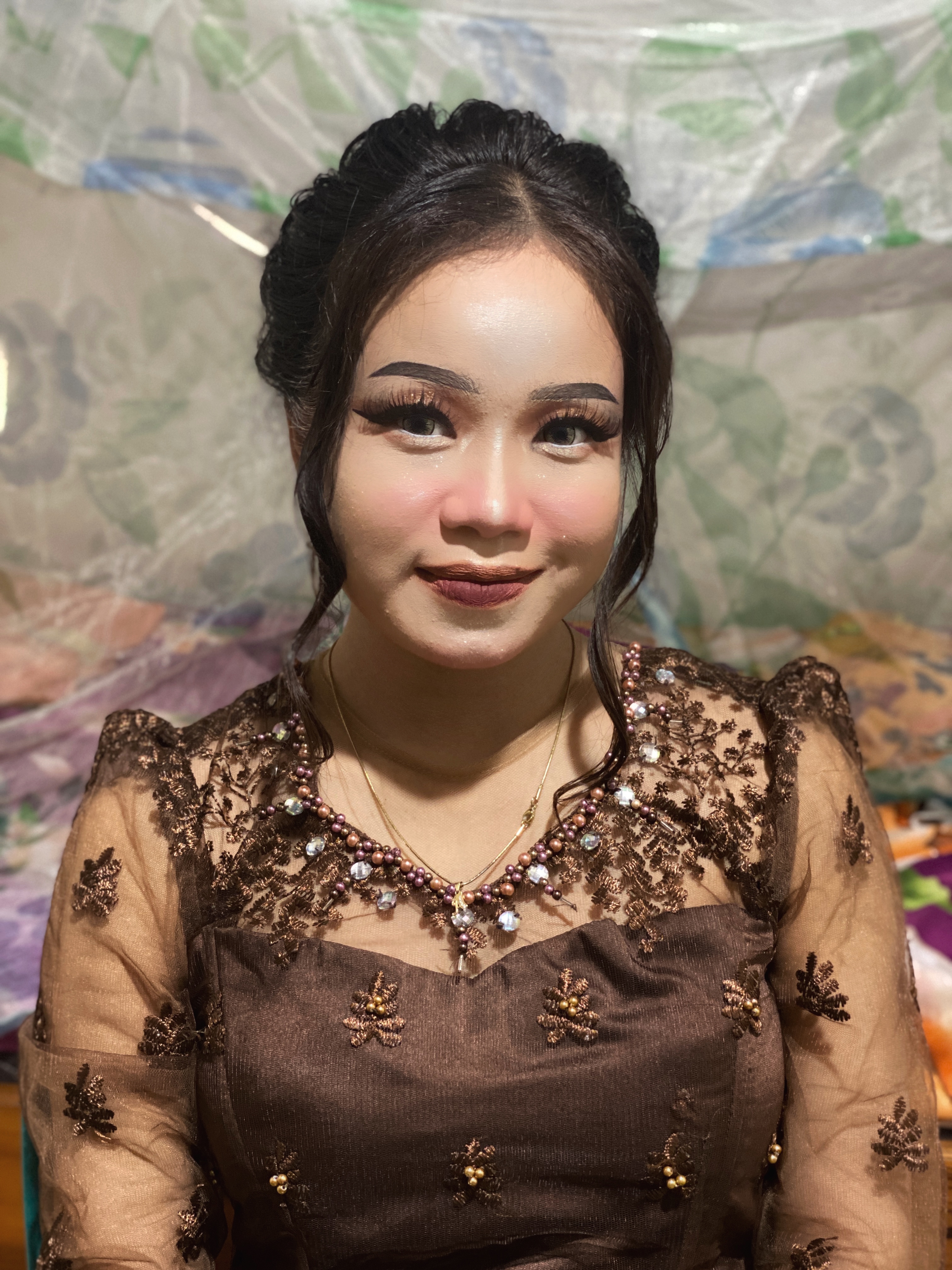 Hairdo — voluminous bridal style
