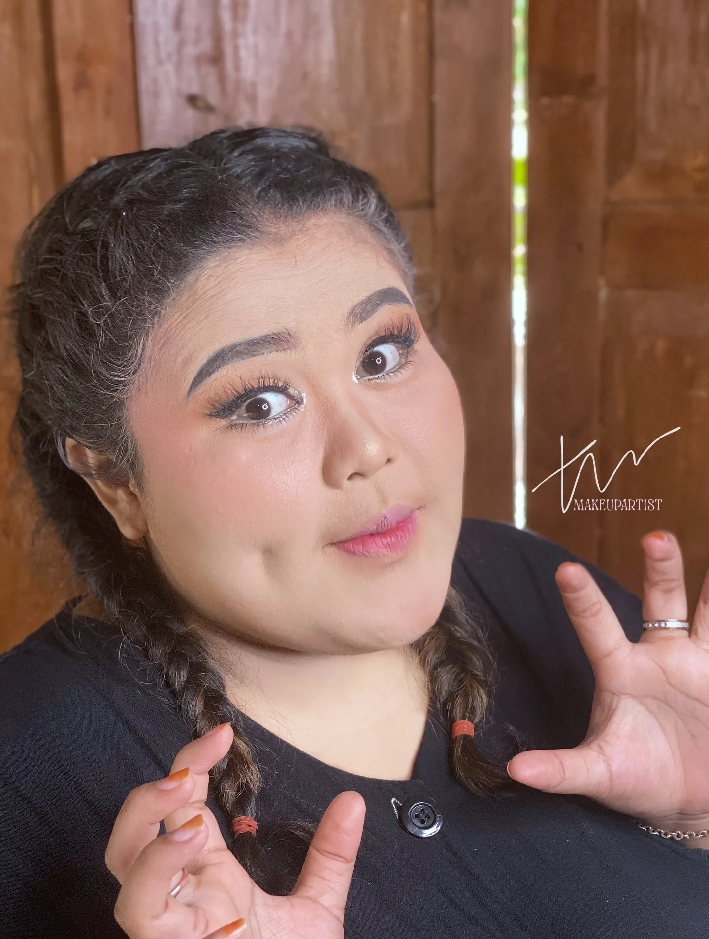 Soft makeup — natural everyday glow