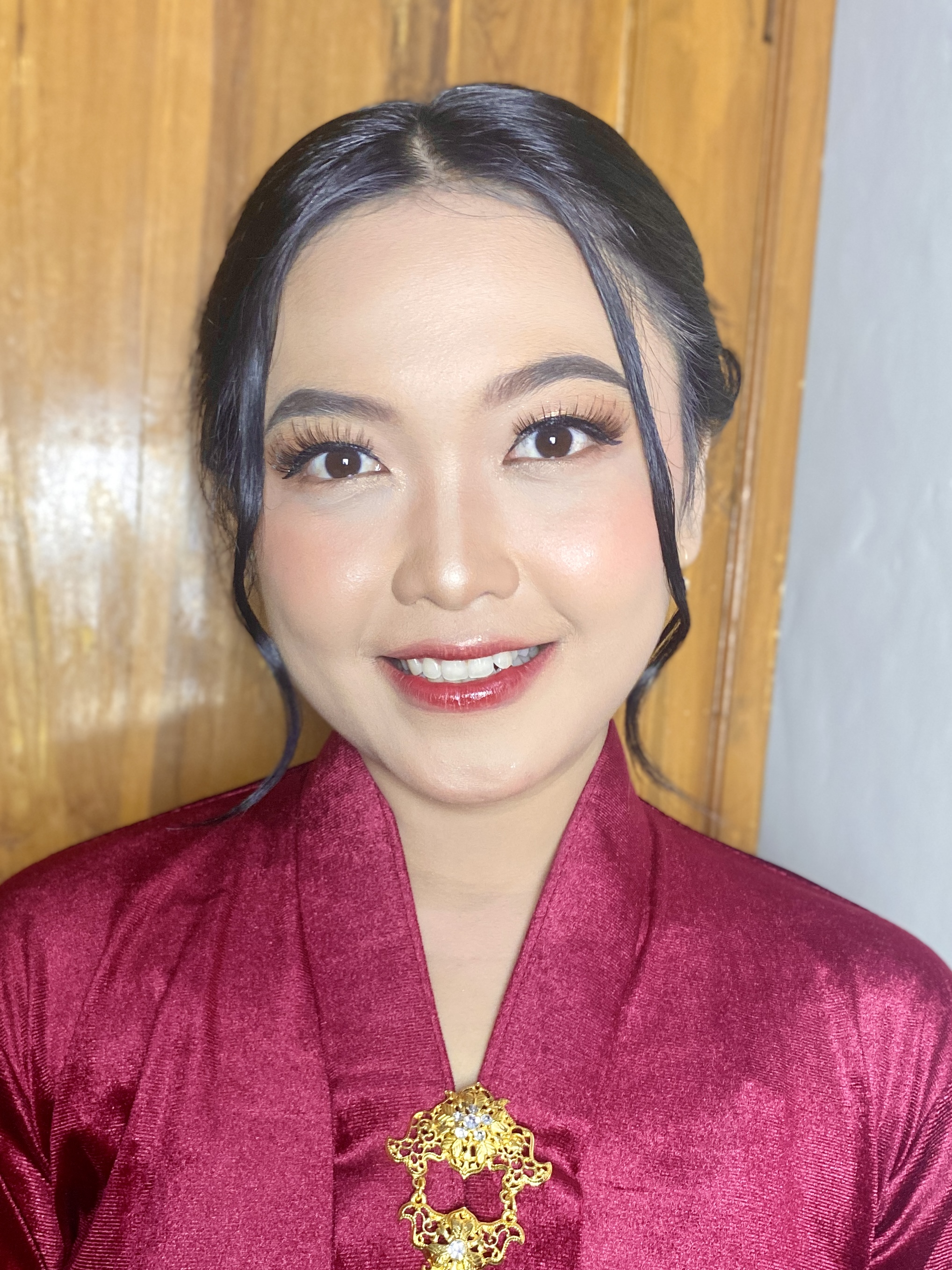 Makeup — polished bridal look