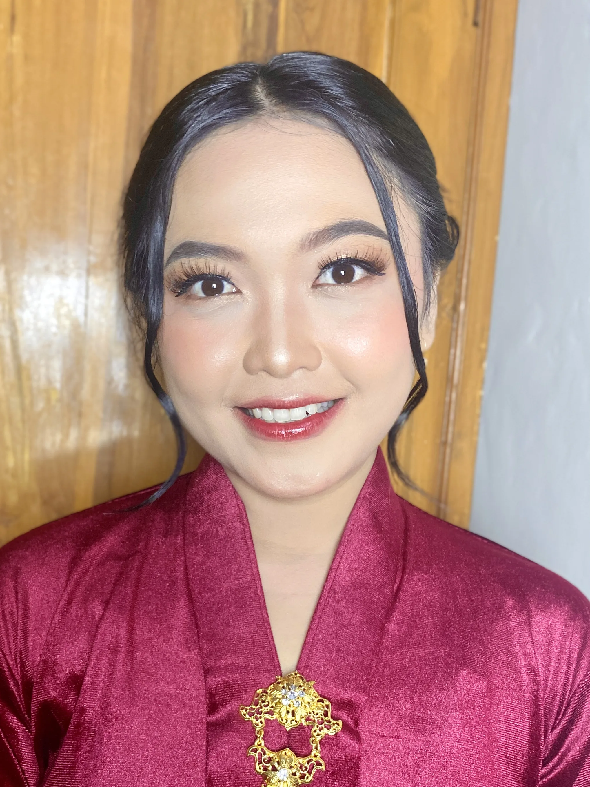 Makeup — polished bridal look