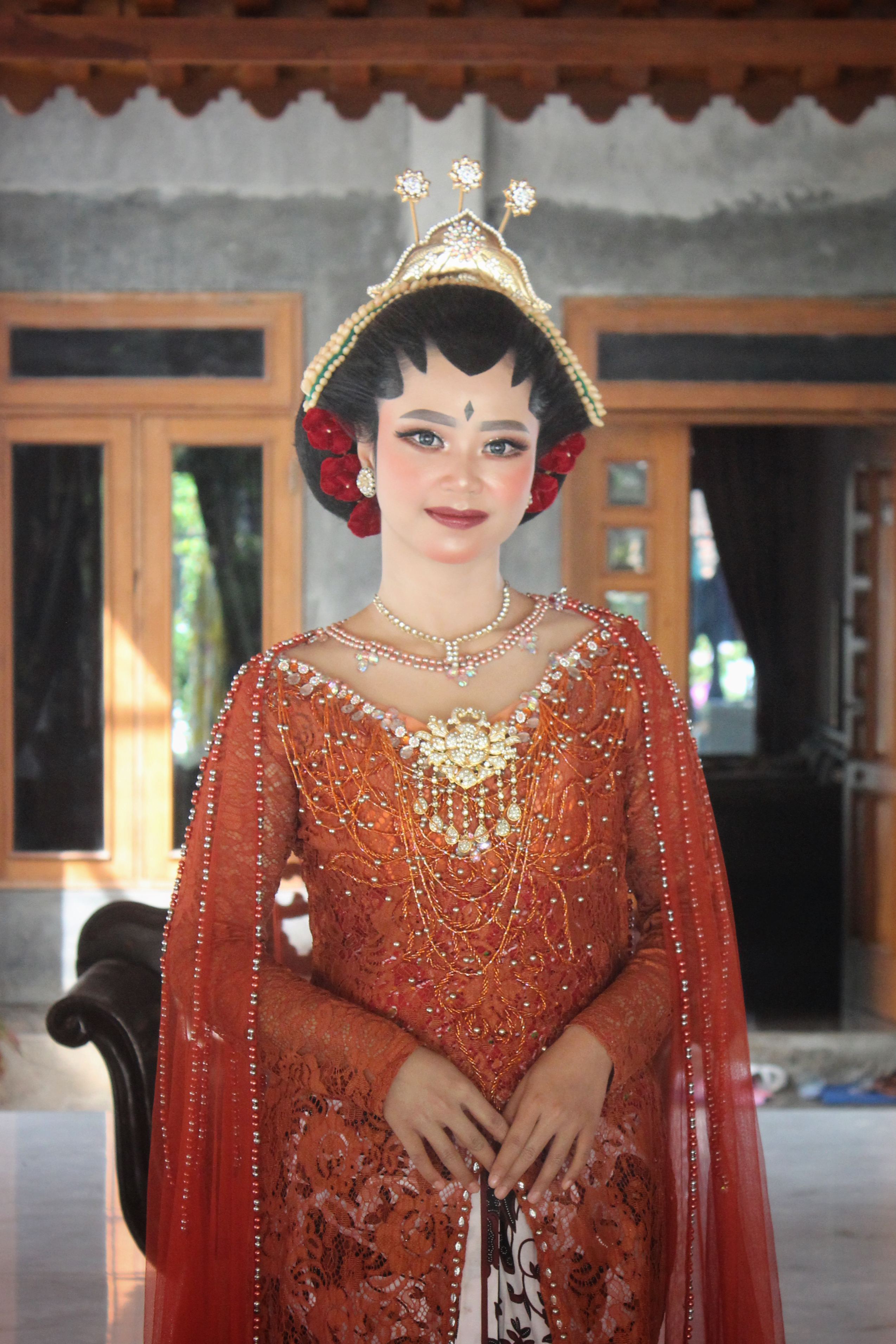 Sanggul Jogja Putri — modern traditional