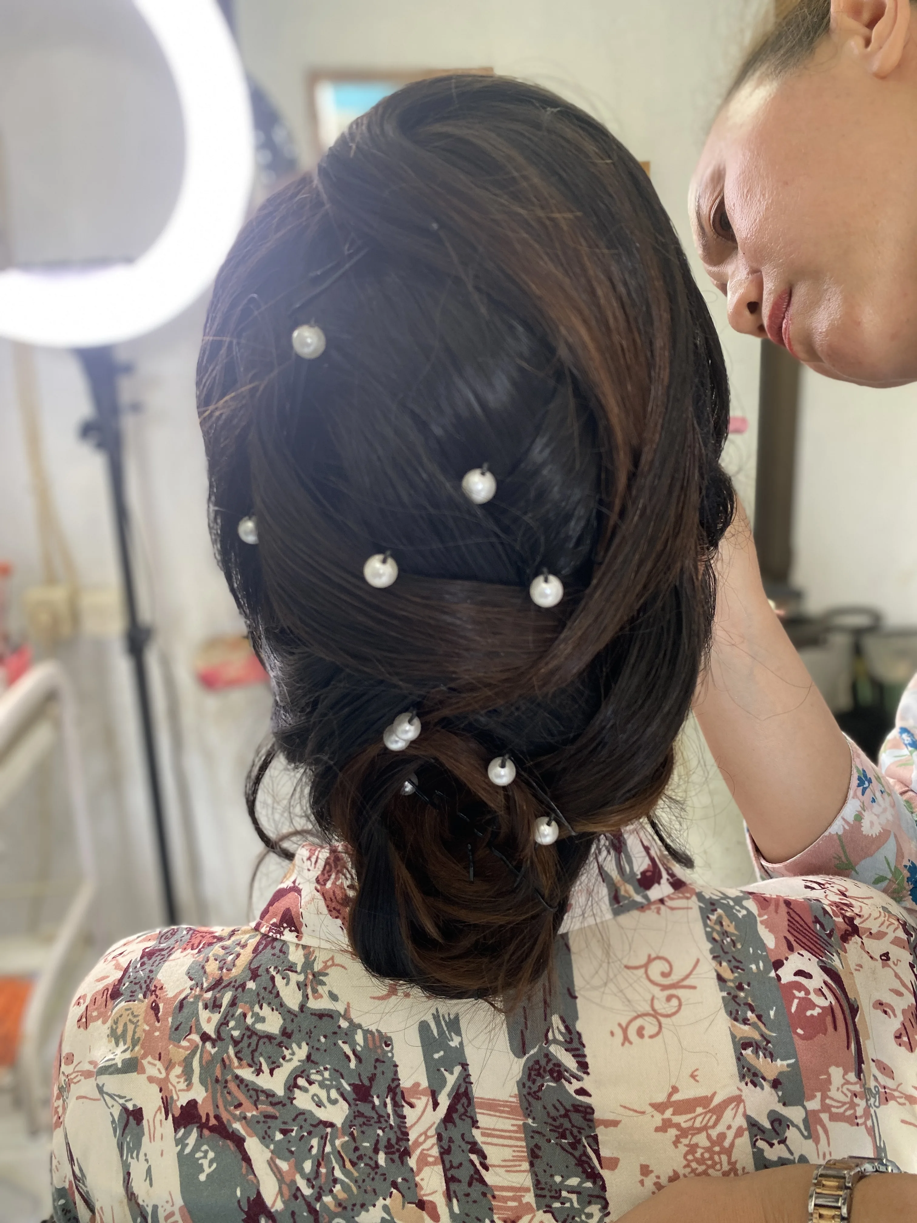 Sanggul Kreasi — creative updo styling