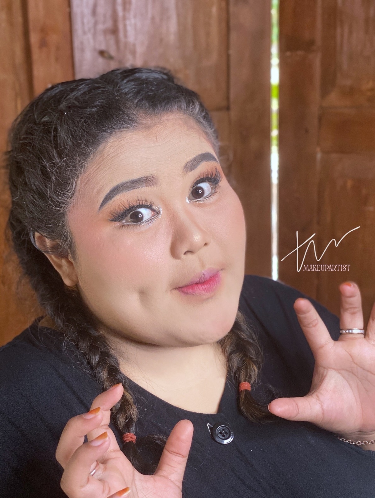Soft glam makeup — natural radiant finish